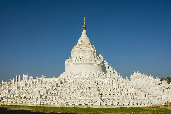 Myanmar. Mandalay. Mingun. Hsinphyumae Pagoda