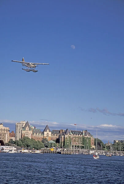 NA, Canada, BC, Victoria Harbor, Harbor Air float plane makes final approach
