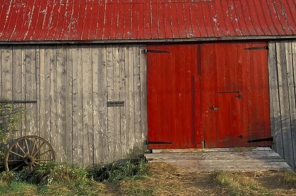 NA, Canada, New Brunswick, Shepody. Red barn door