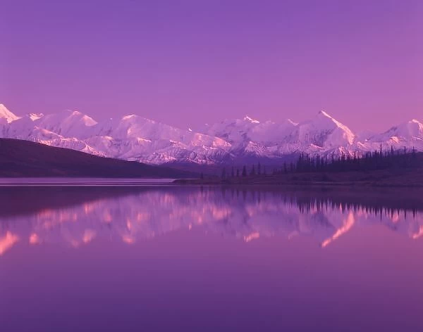 NA, USA, Alaska, Denali NP, Wonder Lake, Evening light on Alaska Range from north
