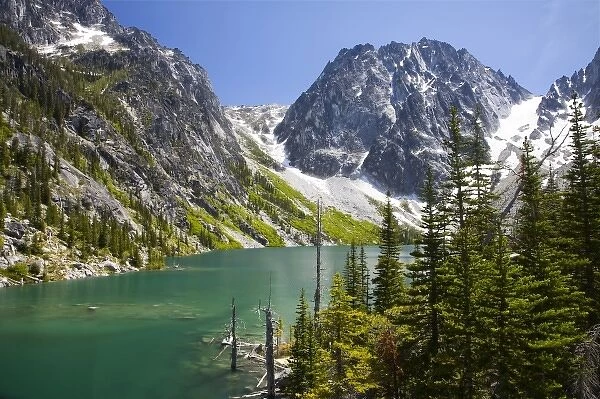 NA, WA, Alpine Lakes Wilderness, Colchuck Lake, with Dragontail Peak and Aasgard Pass