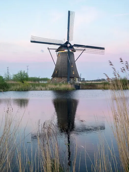 Framed Print : Netherland, Kinderdijk. Windmills along the canal Framed Print : Netherland, Kinderdijk. Windmills along the canal