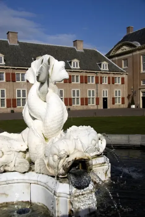Framed Print : Netherlands (aka Holland), Apeldoorn near Arnhem. National Museum Paleis Het Loo