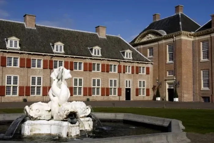 Framed Print : Netherlands (aka Holland), Apeldoorn near Arnhem. National Museum Paleis Het Loo