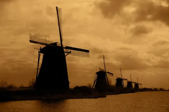 Framed Print : Netherlands (aka Holland), Kinderdijk. 19 historic windmills situated at the convergence Framed Print : Netherlands (aka Holland), Kinderdijk. 19 historic windmills situated at the convergence