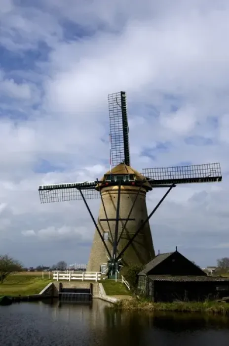 Framed Print : Netherlands (aka Holland), Kinderdijk. 19 historic windmills situated at the convergence Framed Print : Netherlands (aka Holland), Kinderdijk. 19 historic windmills situated at the convergence