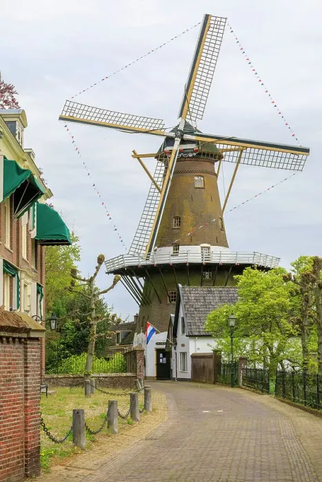 Framed Print : Netherlands, Holland. Utrecht, Loenen aan de Vecht, Dorpsstraat. Windmill Framed Print : Netherlands, Holland. Utrecht, Loenen aan de Vecht, Dorpsstraat. Windmill