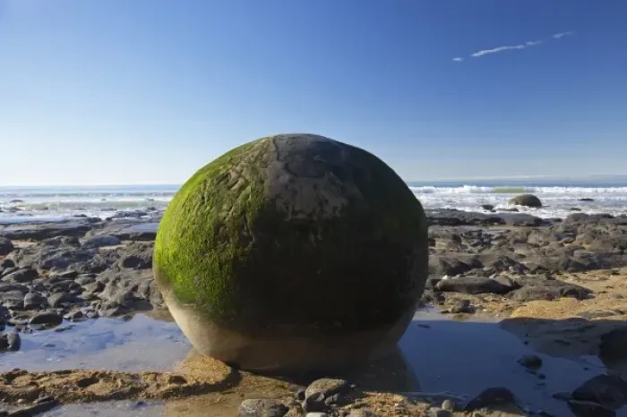 Framed Print : New Zealand, South Island, North Otago, Moeraki Boulders Framed Print : New Zealand, South Island, North Otago, Moeraki Boulders
