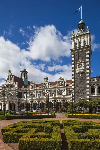 New Zealand, South Island, Otago, Dunedin, Dunedin Railway Station, built 1906, exterior