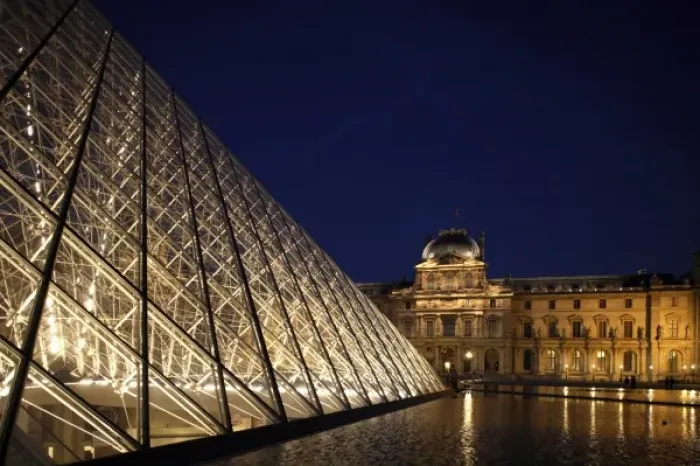 Framed Print : The night view of the glass Pyramid with the Sully Wing of Musee du Louvre in the background Framed Print : The night view of the glass Pyramid with the Sully Wing of Musee du Louvre in the background