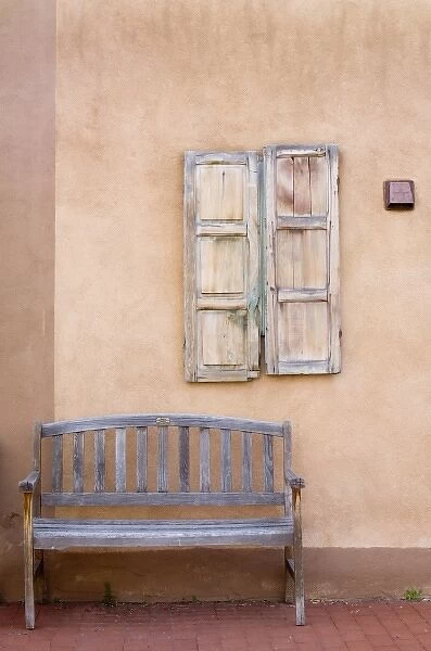 NM, New Mexico, Santa Fe, Canyon Road, legendary for its many art galleries, bench scene