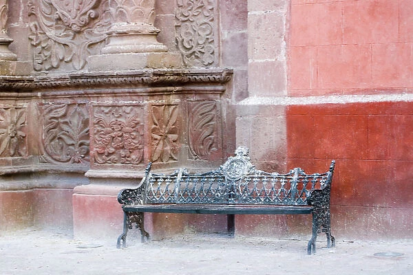 North America, Mexico, Guanajuato state, San Miguel de Allende. Bench outside of