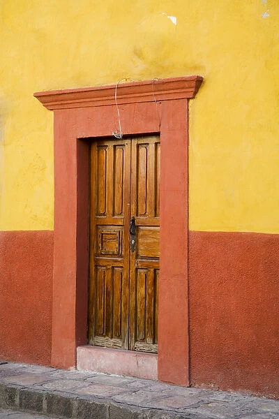 North America, Mexico, Guanajuato state, San Miguel. A door in San Miguel
