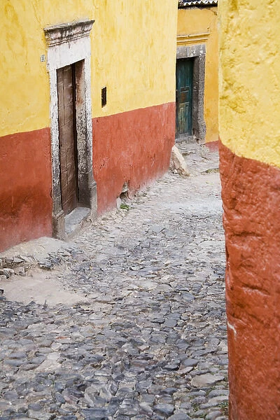 North America, Mexico, Guanajuato state, San Miguel. An old side street leading