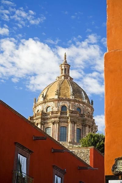 North America, Mexico, Guanajuato state, San Miguel de Allende. The dome of Templo las Monjas