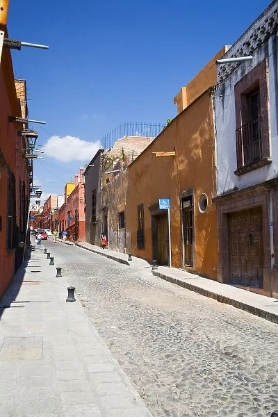 North America, Mexico, Guanajuato state, San Miguel de Allende. Colorful buildings
