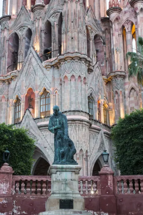 Framed Print : North America; Mexico; San Migel de Allende; Statue at the Parroquia Archangel Church