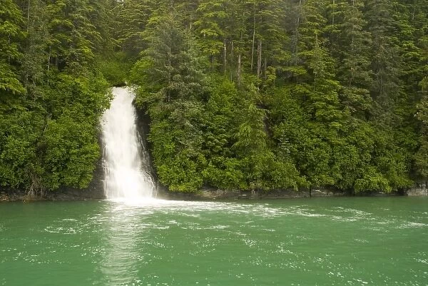 North America, USA, AK, Inside Passage. Picturesque waterfall