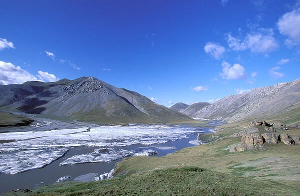 North America, USA, Alaska, Arctic National Wildlife Refuge. Overflow from the previous