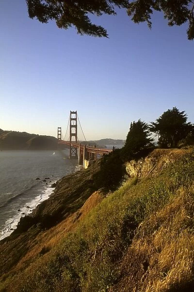 North America, USA, California, San Francisco. Golden Gate bridge looking north