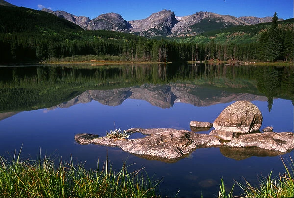 North America, USA, Colorado, Rocky Mountain National Park, Sprague Lake. Reflection