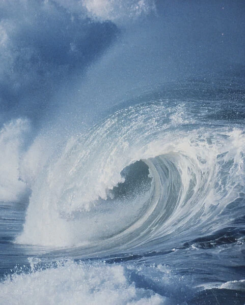 North America, USA, Hawaii. Large wave crashing