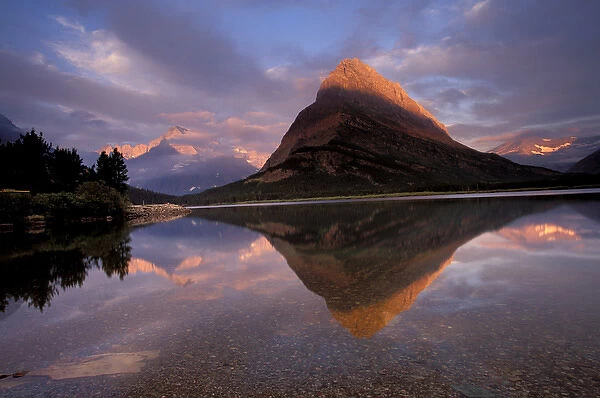 North America, USA, Montana, Glacier National Park. Grinnel Point and Swiftcurrent Lake