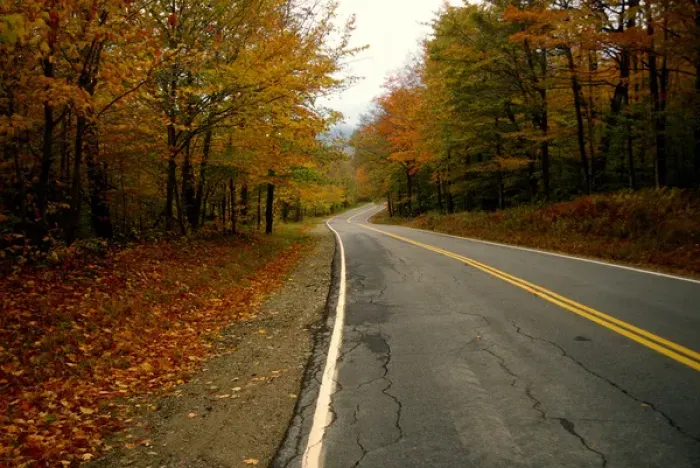 Framed Print : North America, USA, New Hampshire. Curving road through foliage near the White Mountains