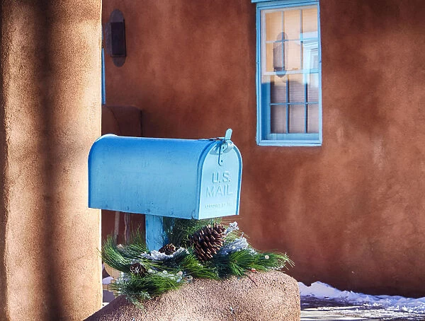 North America; USA; New Mexico; Sant Fe; Santa Fe, New Mexico, Canyon Road, mail box