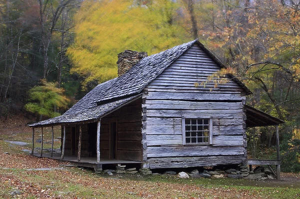 North America, USA, Tennessee. Cabin in the Great Smoky Mountains Nation Park