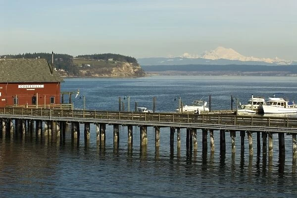 North America, USA, WA, Whidbey Island, Coupeville. Coupeville Wharf with clear view