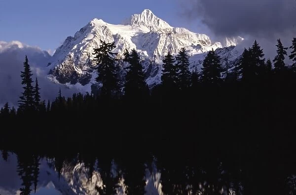 North America, USA, Washington, North Cascades. Mt. Shuksan