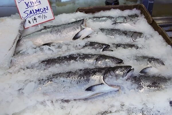 North America, USA, Washington, Seattle. King salmon on ice at the Pike Place Market