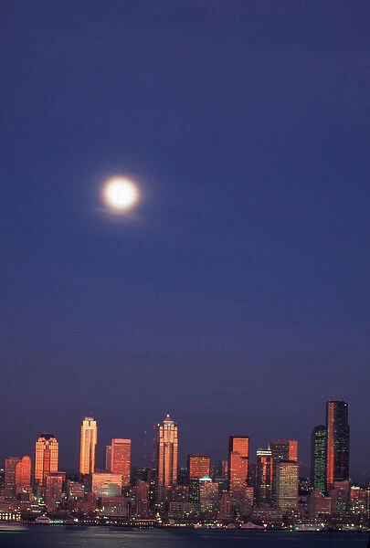 North America, USA, Washington, Seattle Seattle skyline with full moon, seen
