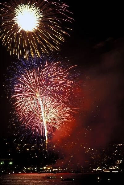 North America, USA, Washington State, Seattle, Lake Union. Fireworks