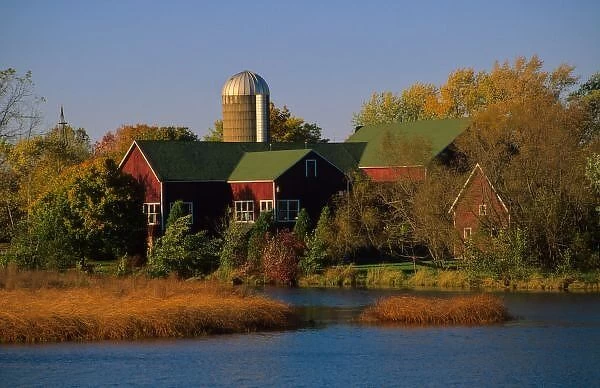 North America, USA, Wisconsin. Red Barn in Autumn