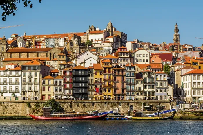 Framed Print : North bank of the Douro River, Porto, Portugal Framed Print : North bank of the Douro River, Porto, Portugal