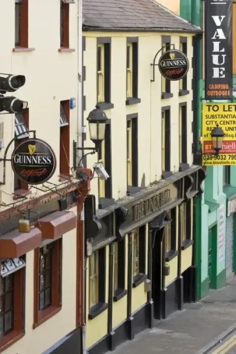 Framed Print : Northern Ireland, Derry, Londonderry, historic walled city