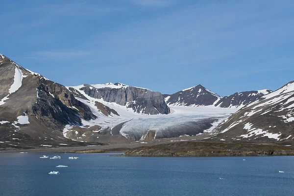 Norway, Barents Sea, Svalbard, Spitsbergen. Liefdefjord, Northwest Spitsbergen National Park