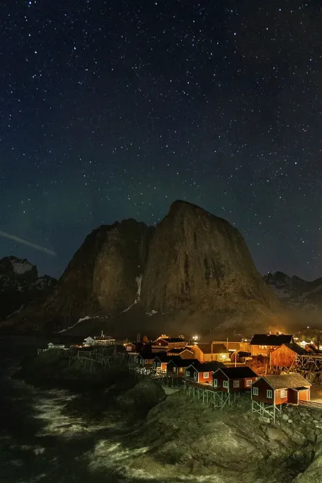 Framed Print : Norway, Lofoten Islands. Aurora Borealis In the sky above Hamnoy in Reine Framed Print : Norway, Lofoten Islands. Aurora Borealis In the sky above Hamnoy in Reine