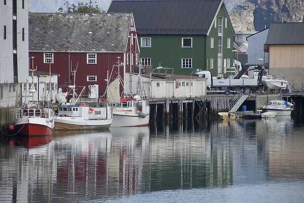 Norway, Nordland, Lofoten Archipelago, Mount Vagakaillen area. Fishing village of
