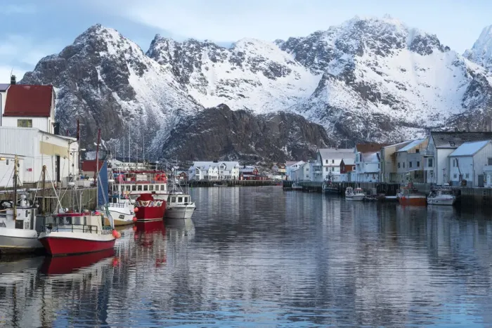 Framed Print : Norway, Vestvag. Fishing village set among dramatic mountains Framed Print : Norway, Vestvag. Fishing village set among dramatic mountains
