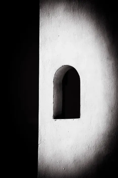 Framed Print : Oia, Greece. Santorini. Black and White Curved, Greek, White Washed, Stucco, Window