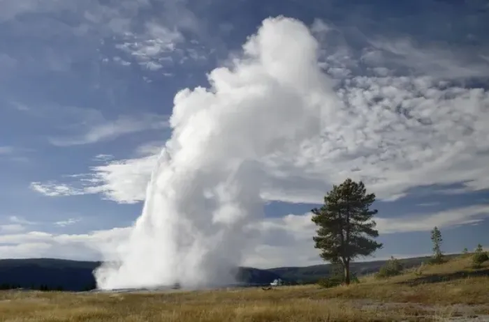 Framed Print : Old Faithful erupting, Yellowstone NP, Wyoming Framed Print : Old Faithful erupting, Yellowstone NP, Wyoming