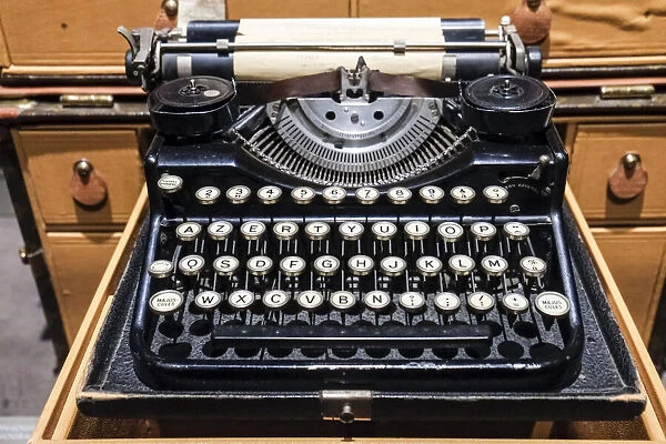 Old French typewriter
