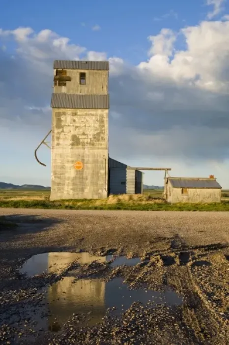 Framed Print : The old granary elevator at Ross fork near Lewistown Montana