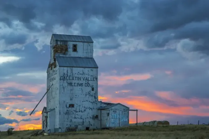 Framed Print : Old granary with sunset clopuds near Choteau, Montana, USA Framed Print : Old granary with sunset clopuds near Choteau, Montana, USA