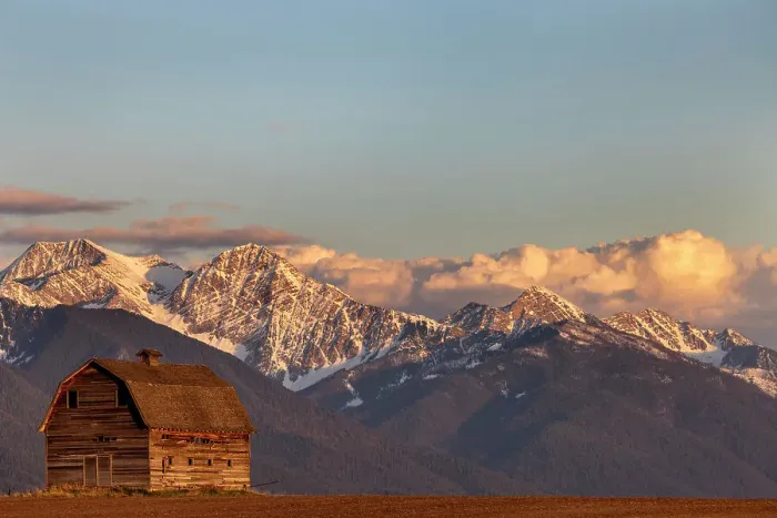Framed Print : Old wooden barn with Mission Mountains near Pablo, Montana, USA Framed Print : Old wooden barn with Mission Mountains near Pablo, Montana, USA