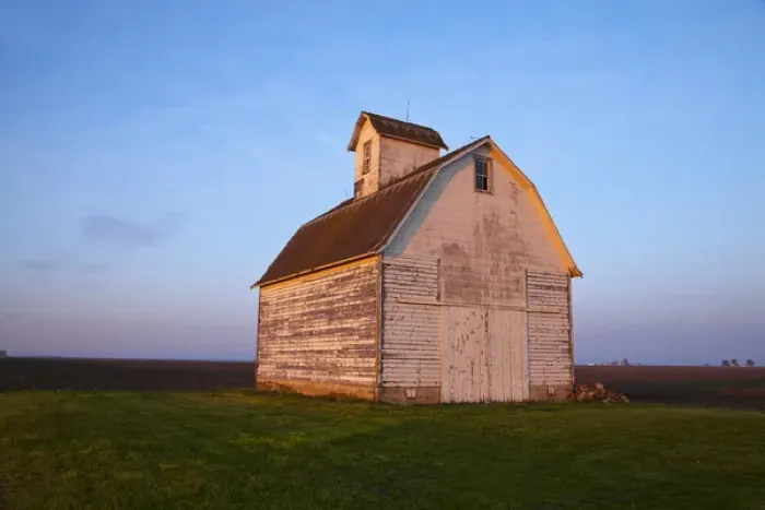 Framed Print : Old wooden granary at fist light near Pontiac, Illinois, USA