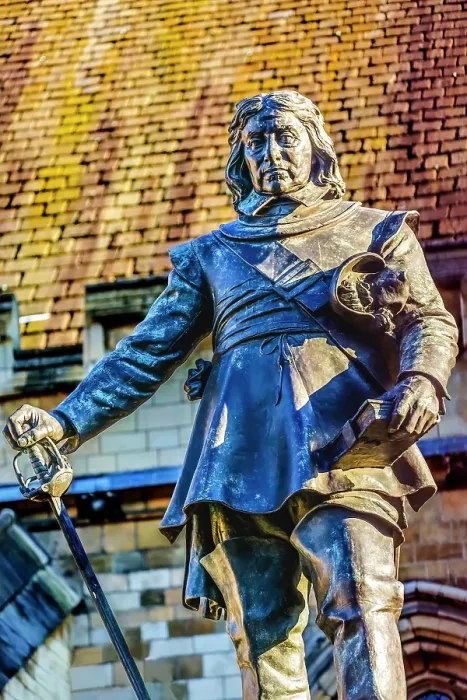 Framed Print : Oliver Cromwell statue, houses of Parliament, Westminster, London, England. Outside the House of Commons, erected 1899, sculpted by Hamo Thornycroft. Oliver Cromwell was the dictator, who took over England in the 1650's Framed Print : Oliver Cromwell statue, houses of Parliament, Westminster, London, England. Outside the House of Commons, erected 1899, sculpted by Hamo Thornycroft. Oliver Cromwell was the dictator, who took over England in the 1650's